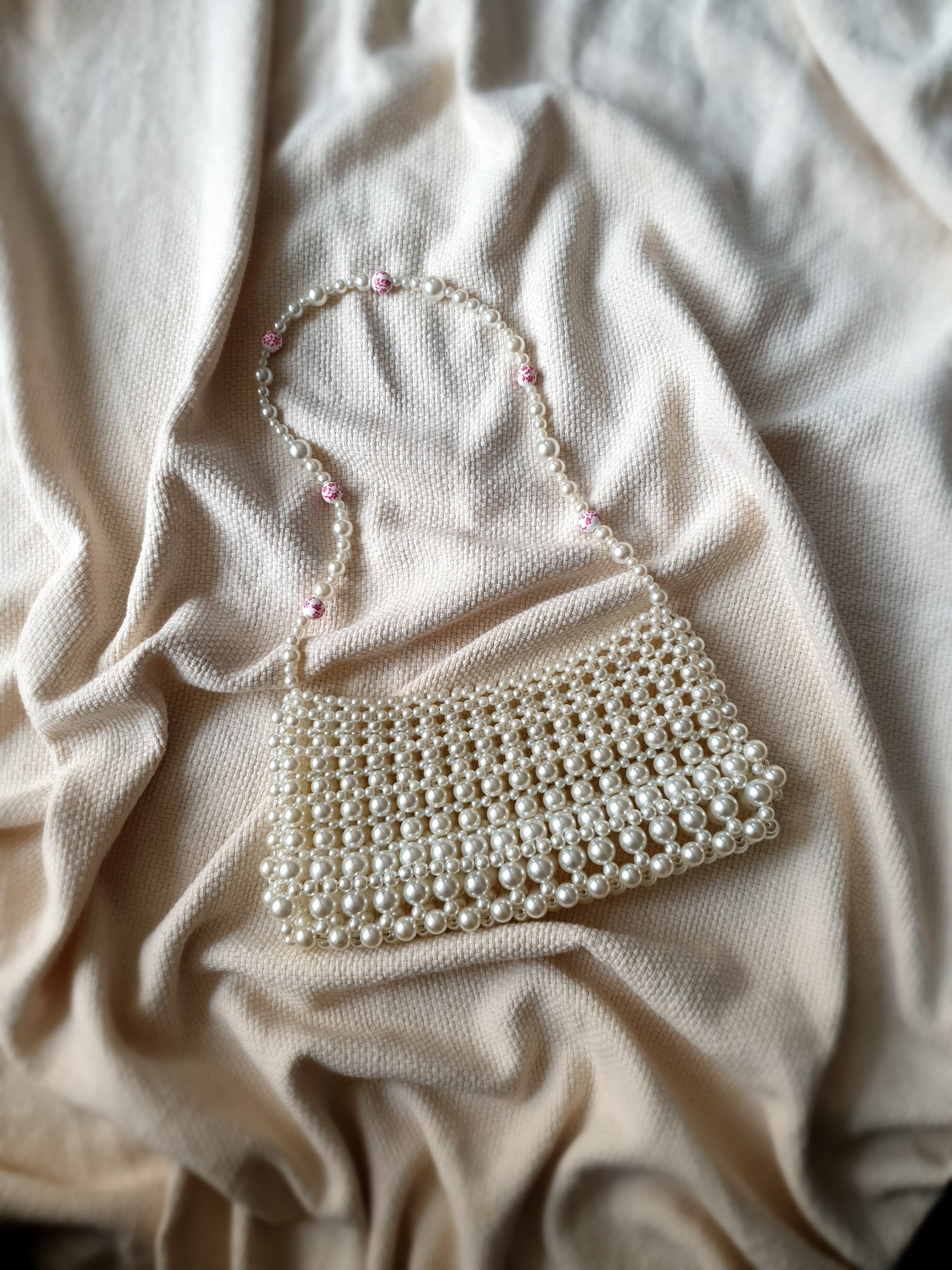 Perle Perlen Tasche, Kunstperle Schultertasche, Perle Geldbörse, Brauttasche, weiße Abendtasche, rosa Porzellanperle detailliert