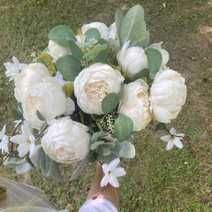 White Wedding bouquet