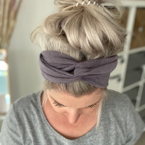 Elastique à cheveux à nouer en gris clair/lilas en coton biologique avec chanvre légèrement élastique au look flammé doux image 8