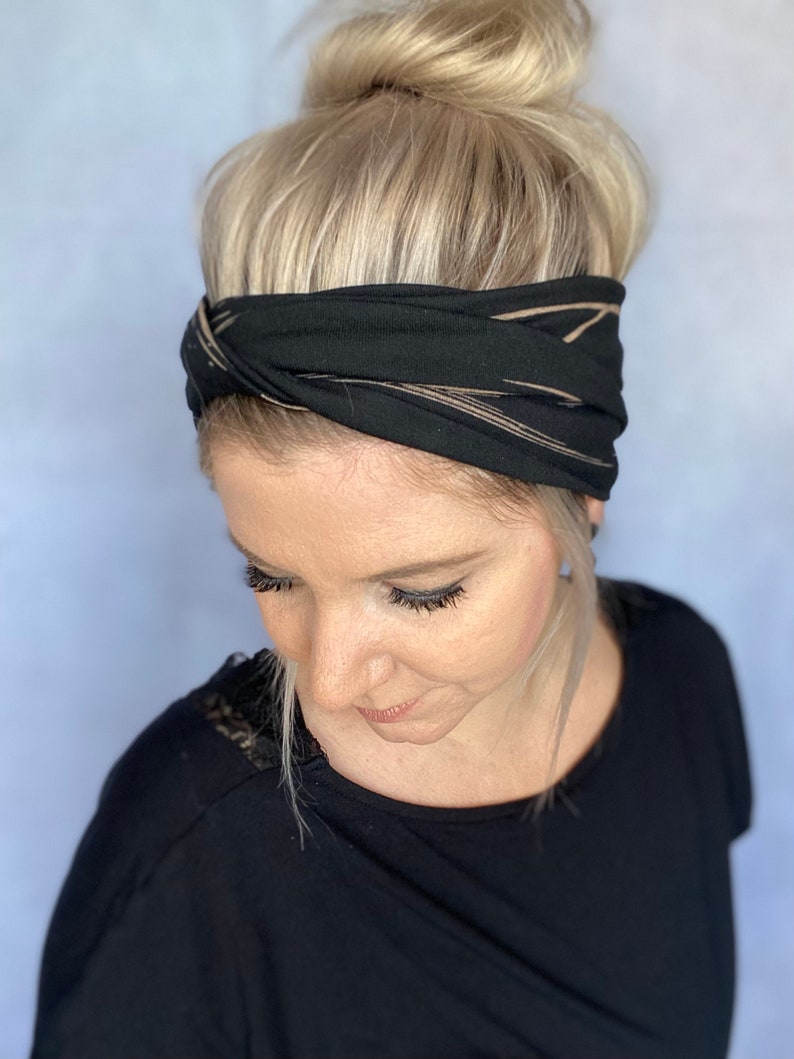 Nouélina knot hairband black Lines black with beige lines with knots or in a turban look, wearable wide or narrow image 3