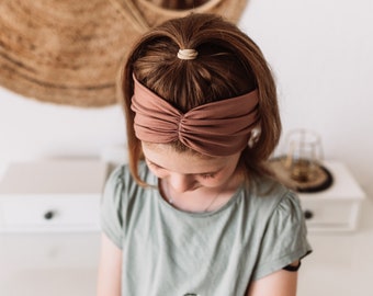 Haarband, Stirnband  für Babys, Mädchen in altrosa mit leichten braunanteil, einfach zu tragen dünn und sehr angenehm