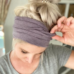 Haarband zum selber binden in hellgrau/flieder aus Baumwolle Bio mit Hanf ist leicht elastisch im weichen Slublook Bild 4