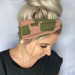 Nouélina knotted hairband, urban graphics old pink/green, can be worn with a knot or in a turban look, wide or narrow image 10