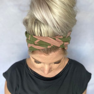 Nouélina knotted hairband, urban graphics old pink/green, can be worn with a knot or in a turban look, wide or narrow Nouélina