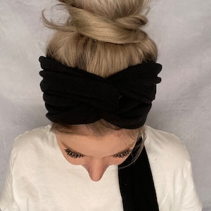 Hair band to tie in black made of linen and lyocell extra long in three widths different tying options image 1