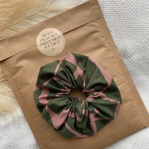 Nouélina knotted hairband, urban graphics old pink/green, can be worn with a knot or in a turban look, wide or narrow Scrunchie