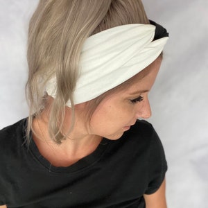 Nouélina knot hairband black and white, three styles in one, soft and shiny, can be worn with a knot or in a turban look image 10