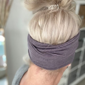 Elastique à cheveux à nouer en gris clair/lilas en coton biologique avec chanvre légèrement élastique au look flammé doux image 6