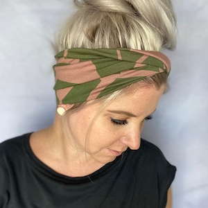 Nouélina knotted hairband, urban graphics old pink/green, can be worn with a knot or in a turban look, wide or narrow image 8