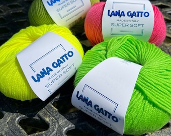 SUPER Soft 100% Wool Knitting Yarn, Italian Yarn, Great for Machine  and Hand Knitting, 50g, Custom Knit Also Available