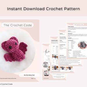 K&ouml;nnte beinhalten: Ein digitales H&auml;kelmuster mit dem Titel "The Crochet Code", das eine magentafarbene Pl&uuml;schfledermaus namens "Bo the Baby Bat" zeigt. Das Muster enth&auml;lt Anweisungen und Bilder, mit dem Text "Instant Download Crochet Pattern" oben.