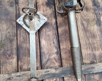 Medieval Wrought Iron Wall Sconce – Gothic Castle Torch Lighting – Hand Forged Decor