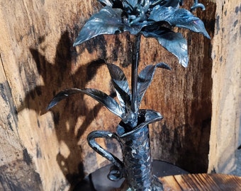 Forged lily. Flower . Flower in a vase. A gift for her. Birthday gift. 6th Anniversary Gift. Plant. Lily.