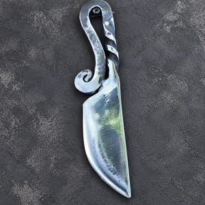 Cuchillo de acero forjado a mano para partir leña, herramienta rústica para acampar, arte medieval de herrería (20 cm)