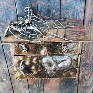 Buzón de hierro forjado Buzón gótico Buzón de metal Buzón de calavera Buzón de araña Telaraña de metal