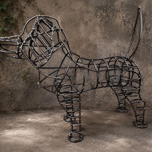 Handgeschmiedete Hundefigur aus Metall, Bronze-Gartenskulptur, Gartendekoration