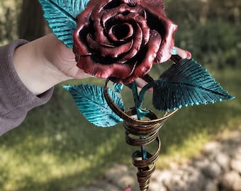 Handsmidd järnros | Metallblomskulptur | Romantisk present | Stålros Heminredning