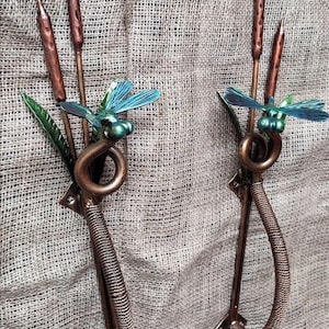 Tirador de puerta de colibrí forjado a mano / Tirador de metal floral, decoración inspirada en la naturaleza