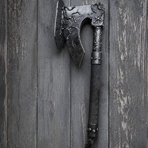 Puxador de porta em forma de machado forjado à mão, puxador de porta viking, ferragens de porta medievais, puxador de ferro gótico, decoração rústica fantástica, presente de ferreiro