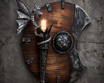 Aplique de hierro forjado con forma de escudo de dragón, lámpara de pared vikinga medieval, lámpara de decoración gótica