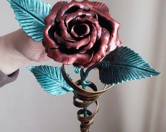 手作りの鍛造バラ、鉄のバラ、金属製のバラ、鍛造鉄のバラ、スチールの