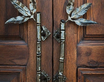 Tiradores de puerta de hierro forjado con bambú, fabricados a mano, y tiradores rústicos para portones.