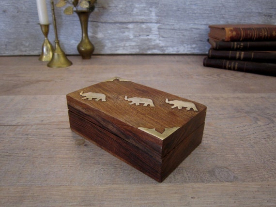 Vintage Wooden Jewelery Box with silver Elefants,… - image 9