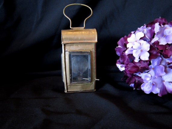 Vintage Oil Lamp Kerosene Lantern Glass Base With Wick 