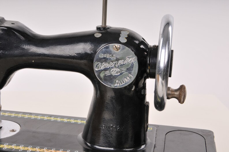 Vintage Metal Sewing Machine, Vintage Small Hand Sewing Machine
