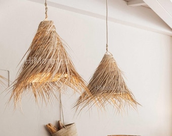 Braided pendant lamp in natural palm fiber - Suspension en osier