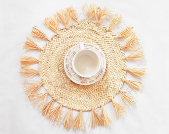Set of 2 Round moroccan raffia placemats, Round placemat with fringe, Raffia Placemats, Round boho palm leaf placemat With Pompoms