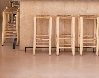 Handmade Wooden Bar Chair - High Barstool in raw wood and palm leaves
