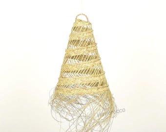 Braided pendant lamp in natural palm fiber - Suspension en osier