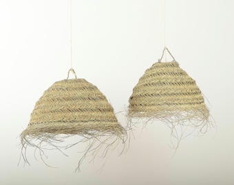 Boho Pendelleuchte aus Naturfaser - Handgefertigte leichte Pendelleuchte - Doumkugel Pendelleuchte in Esparto mit Fransen - Halfa Faser Pendelleuchte