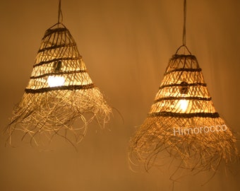 Braided pendant lamp in natural palm fiber - Suspension en osier