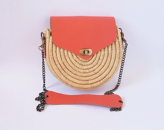 round raffia crossbody bag