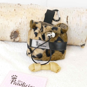 Hunde Leckerlibeutel Futterbeutel Hundeleckerli in 2 Größen Leoparden Design mit Perlen Kordelstopper