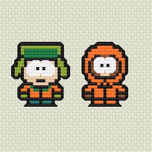 Puede incluir: Diseño de punto de cruz pixelado con dos personajes de dibujos animados. Uno lleva un gorro verde y una chaqueta naranja, el otro una chaqueta con capucha naranja. Ambos tienen caras blancas y ojos negros. El fondo es de tela beige claro.