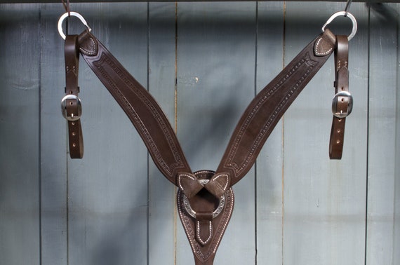 Breast collar for a horse with western saddle