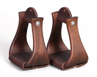 Staffe western modello Roper ricoperte in cuoio colore marrone rossiccio Staffe western modello Roper ricoperte in cuoio colore marrone rossiccio