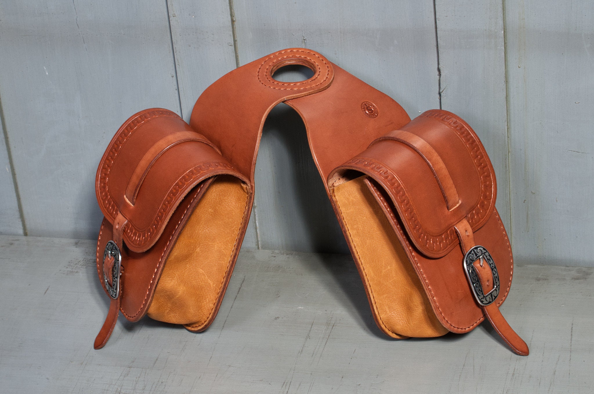 Pommel bags for a western saddle