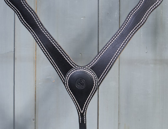 Baroque breast collar