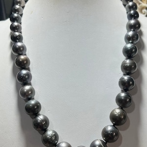 18-22” Full Tahitian pearl necklace