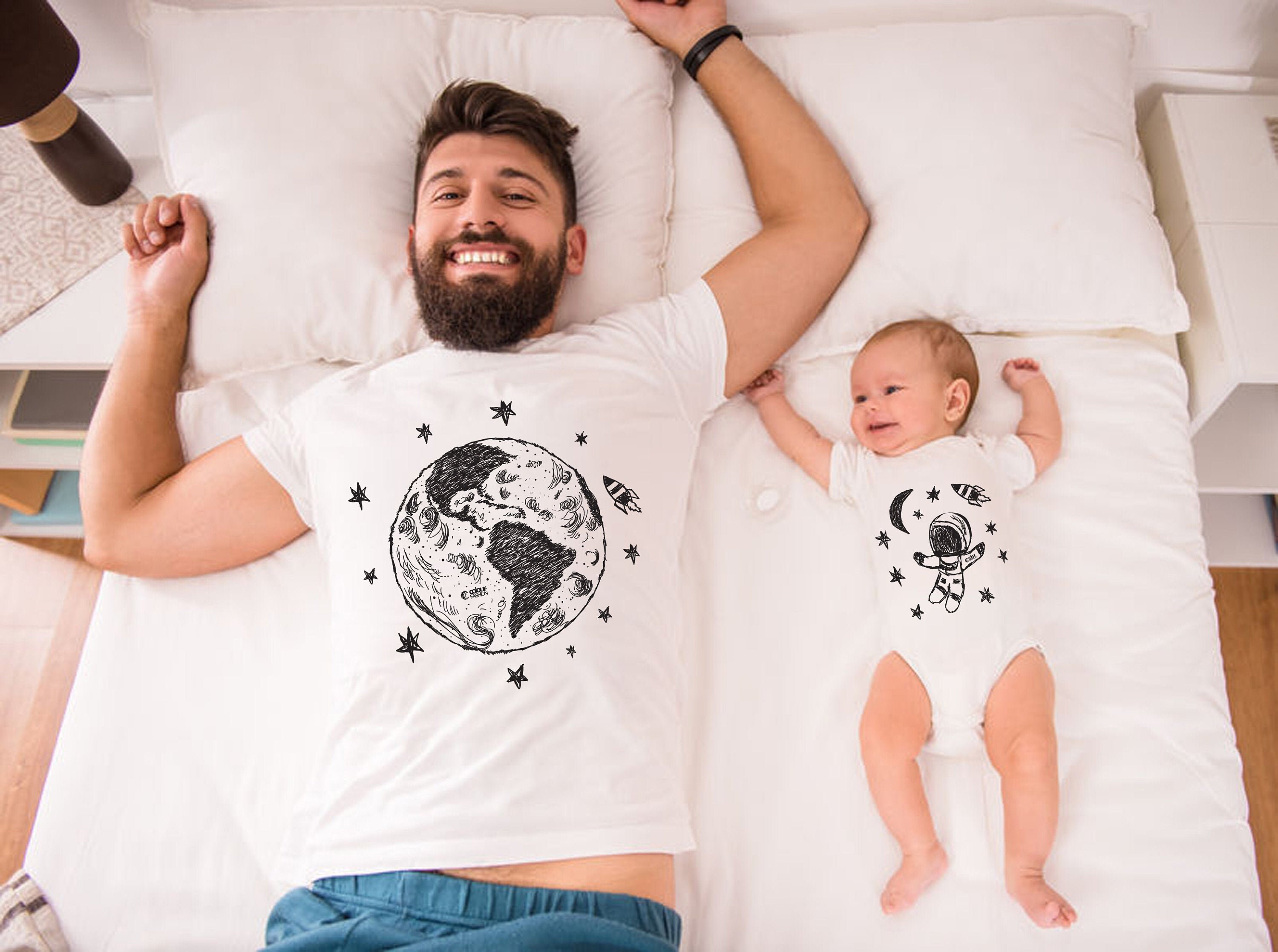 Moon and Astronaut Dad Baby Matching Set , Gift for dad , Baby Bodysu…
