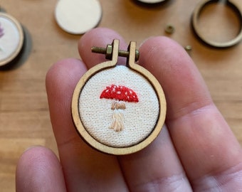 Tiny Wooden Embroidery Hoop Frame - 25mm / 1in