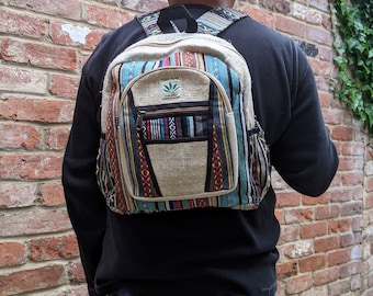 Fairtrade Kleiner Rucksack Hanf und Baumwolle Vorderseite Reißverschluss und Farbpatch