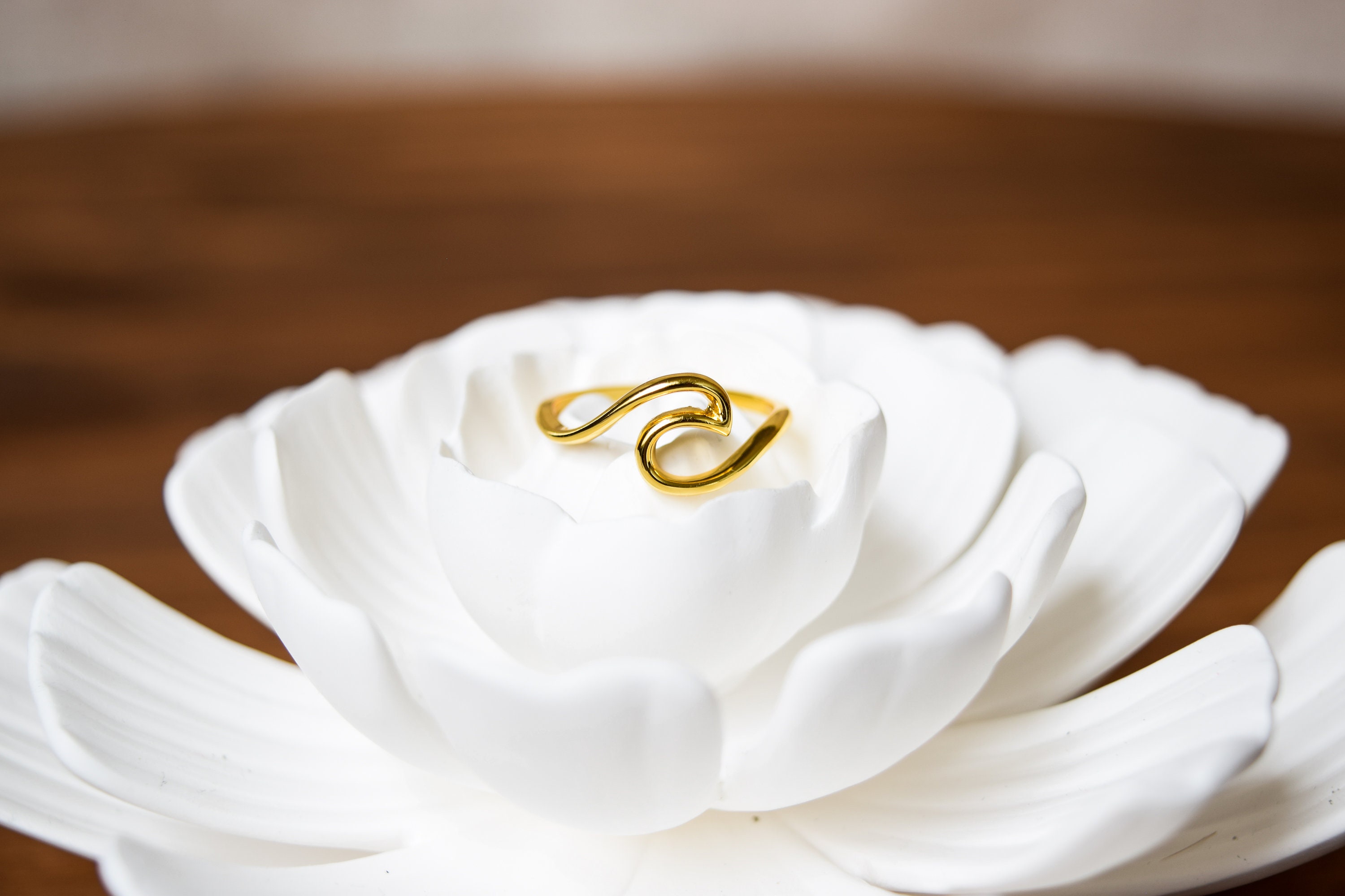 Classic Golden Ocean Wave Ring