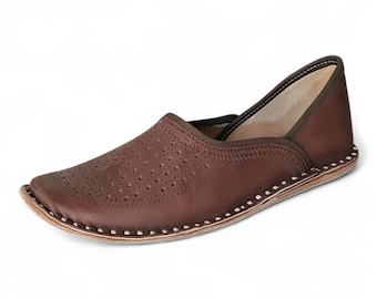Mojari Desert Breeze - Caoba, Zapatos de piel hechos a mano para hombre: Jutti tradicional étnico indio
