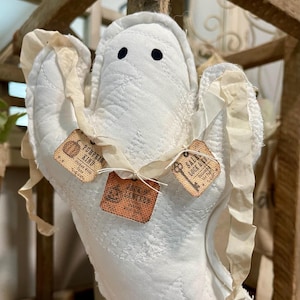 QUILTSPÖKE, Halloweenbanderoll, Hängande spöke, Halloweendekor, 11 x 6