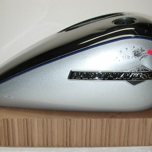Harley Davidson DYNA 2006 +UP  Black OEM Motorcycle Fuel Gas Tank